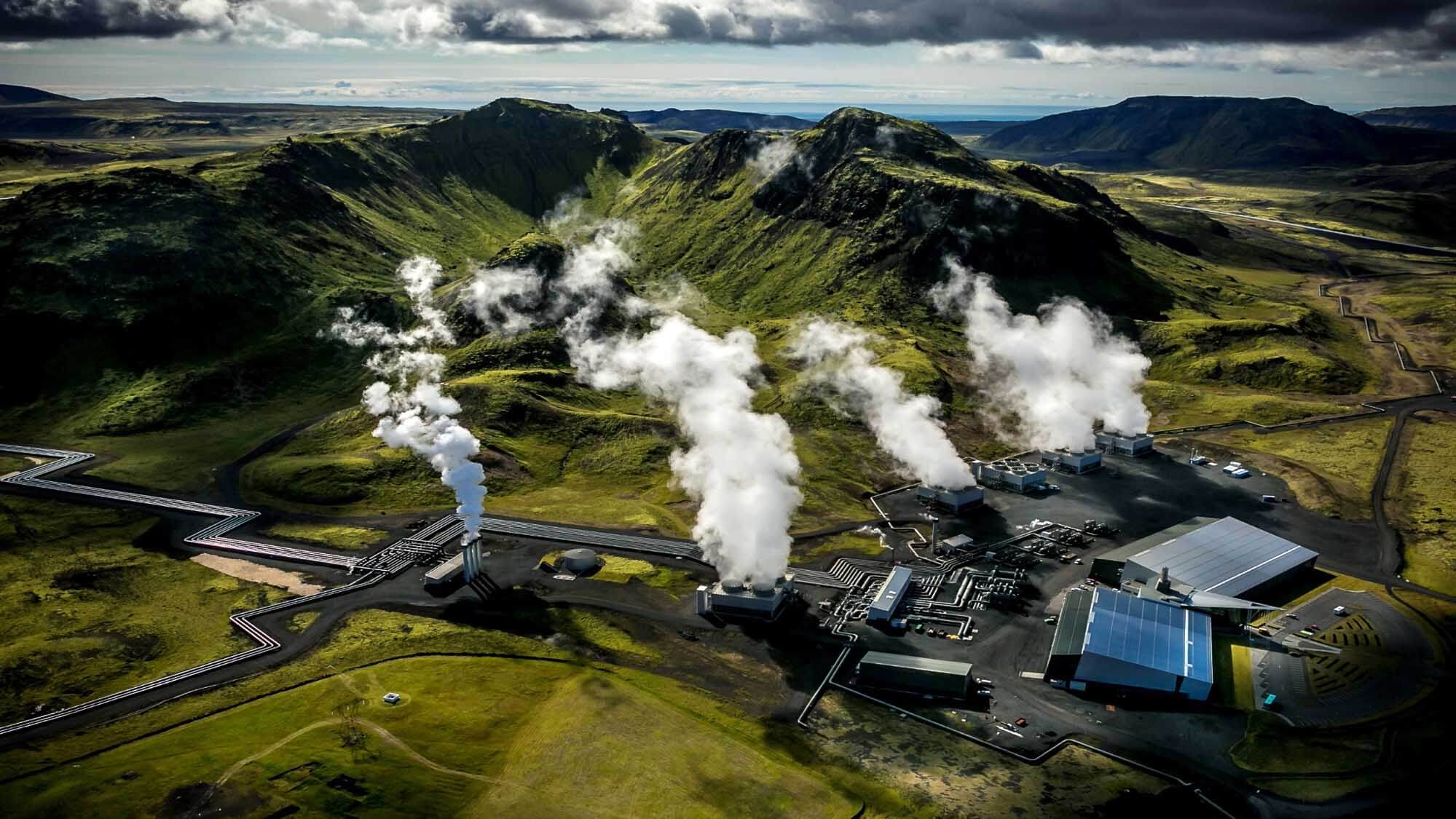 Hellisheidi_Geothermal_Power_Plant Wikimedia