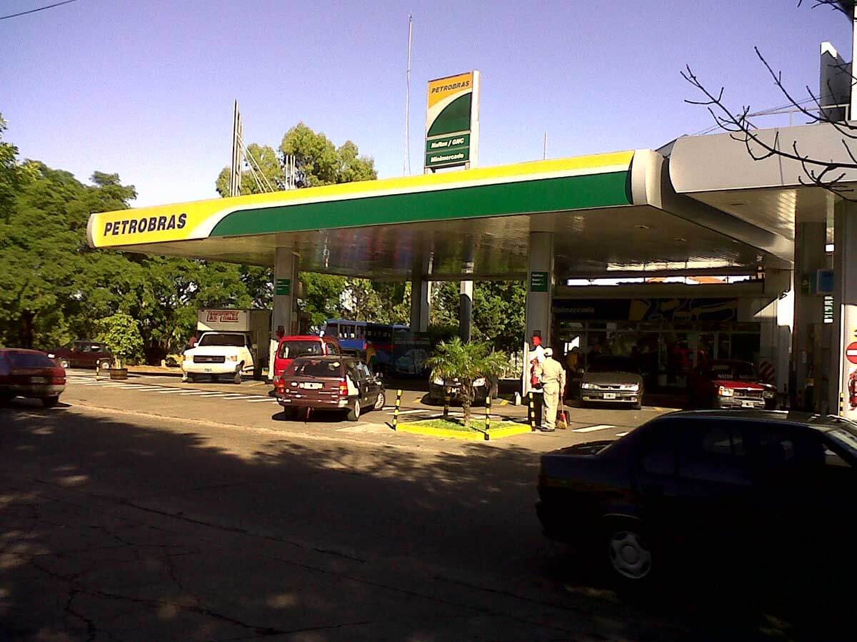 Station service Petrobras Wikimedia Commons